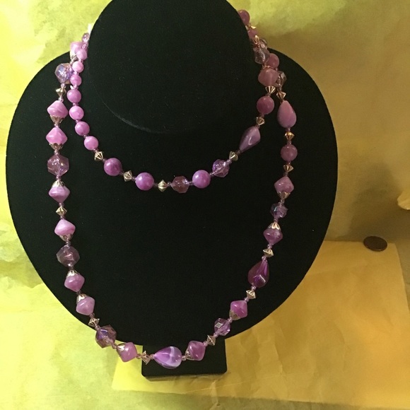 Vintage purple bead necklace - Picture 3 of 3
